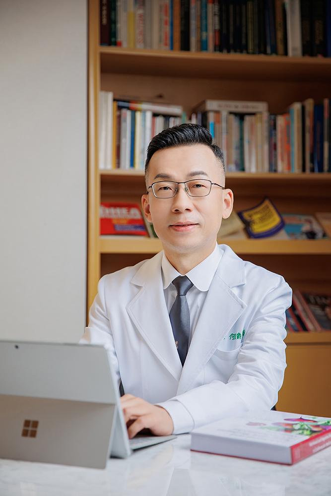 何旭爵